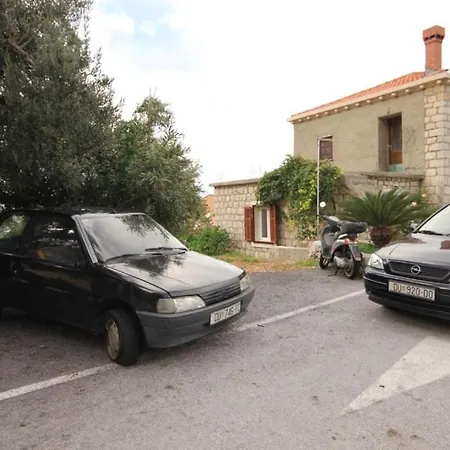 With A Parking Space Plat, Dubrovnik - 8612