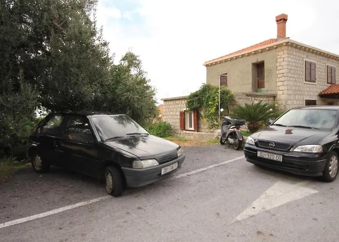 With A Parking Space Plat, Dubrovnik - 8612